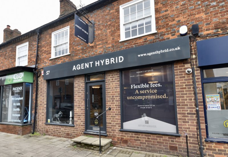 https://agenthybrid.develop.propertystream.co/content/uploads/2023/04/CwM-Office-external-800x550-1.jpg