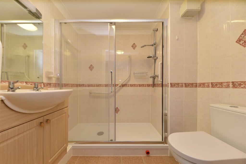 Pinetree Court, Danestrete, Stevenage