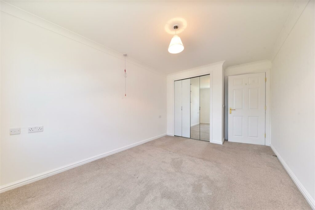 Pinetree Court, Danestrete, Stevenage