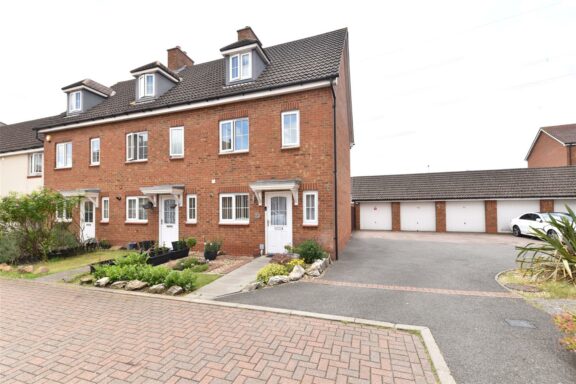 Merrick Close Image