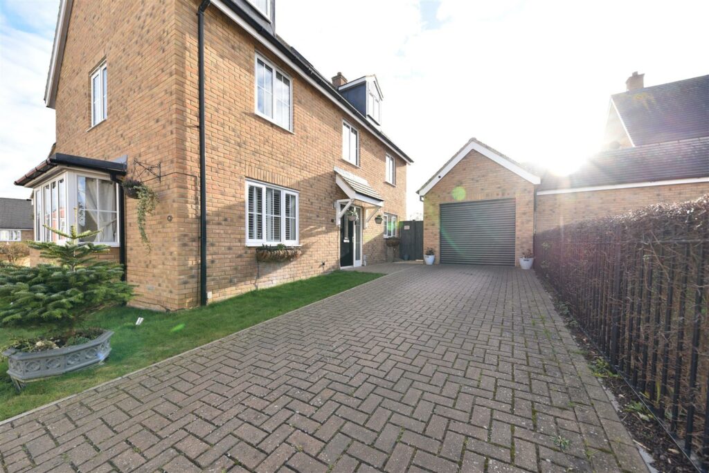 Ten Acres Crescent, Stevenage