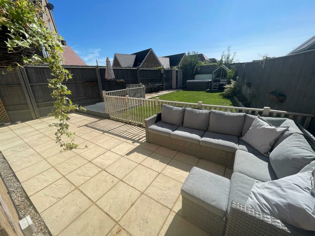 Ten Acres Crescent, Stevenage