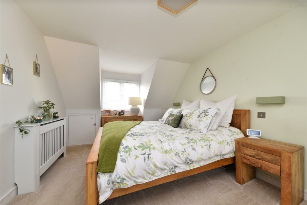 Ten Acres Crescent, Stevenage